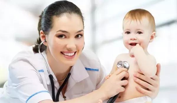 宝宝胀气肠绞痛怎么解决,宝宝因为肠胀气哭闹怎么哄