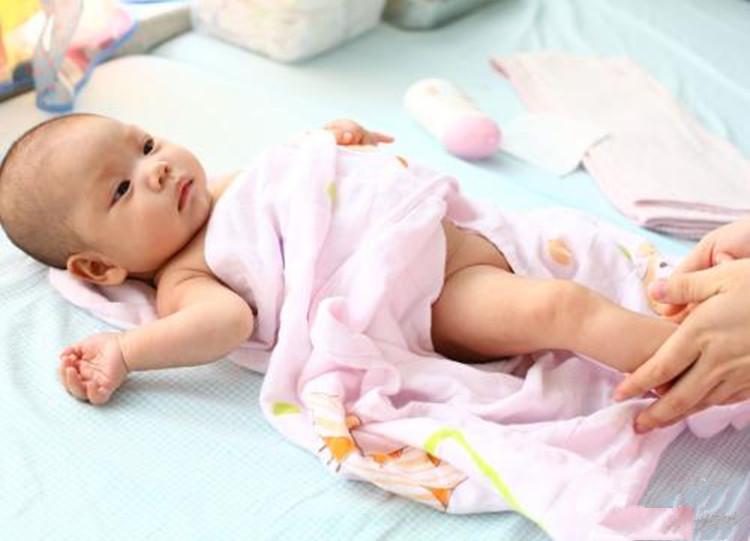 宝宝拉完便便怎么处理,宝宝拉了这种便便一定要警惕