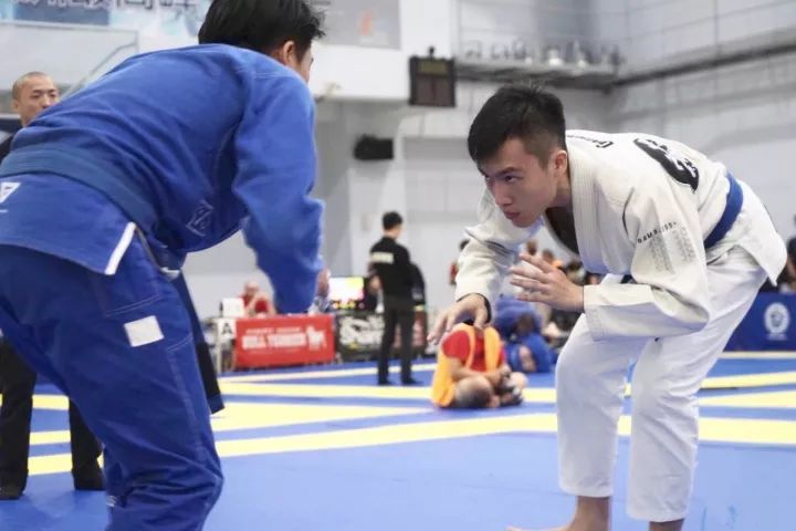 广州飓浪巴西柔术：三分钟快速了解巴西柔术