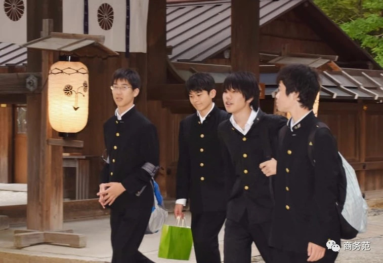 杭州小学校服报价,杭州小学校服1000块