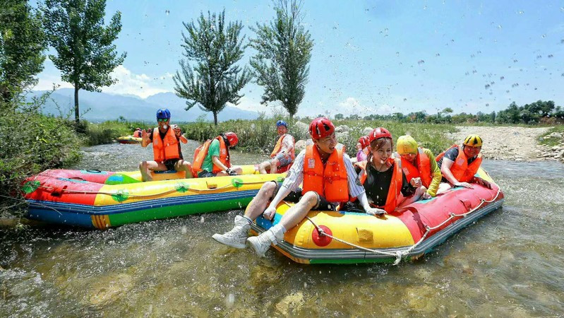 陕西大漂流哪里比较好,耍水秦岭大峡谷漂流
