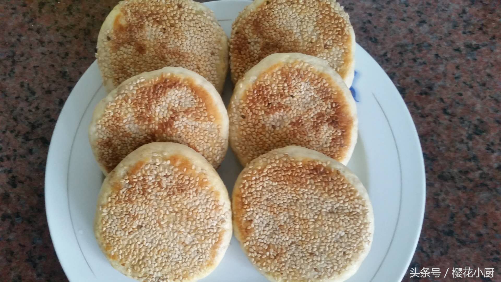 外皮酥脆的烧饼是怎么做的,酥脆掉渣的烧饼和面方法