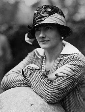 鏃跺皻鐣岀殑鐏甸瓊,鏃跺皻鍏堥攱澶忓灏旂殑鐢靛奖