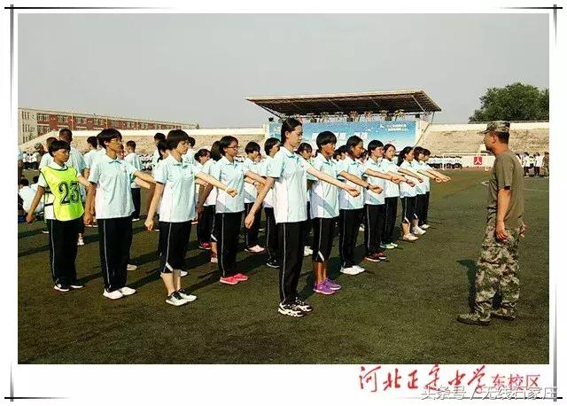 石家庄学校军训视频,27中学校石家庄军训