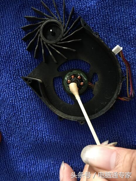 笔记本电脑cpu风扇转屏幕不亮,笔记本cpu风扇转不动什么原因