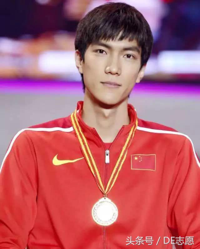 他既是清华高材生又是跳高天才,本届亚运会男子跳高冠军