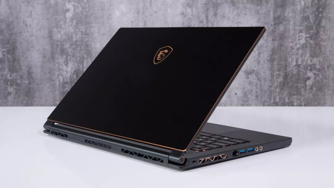 聊一台游戏性能超强的笔记本,聊一款相对小众的轻薄游戏本