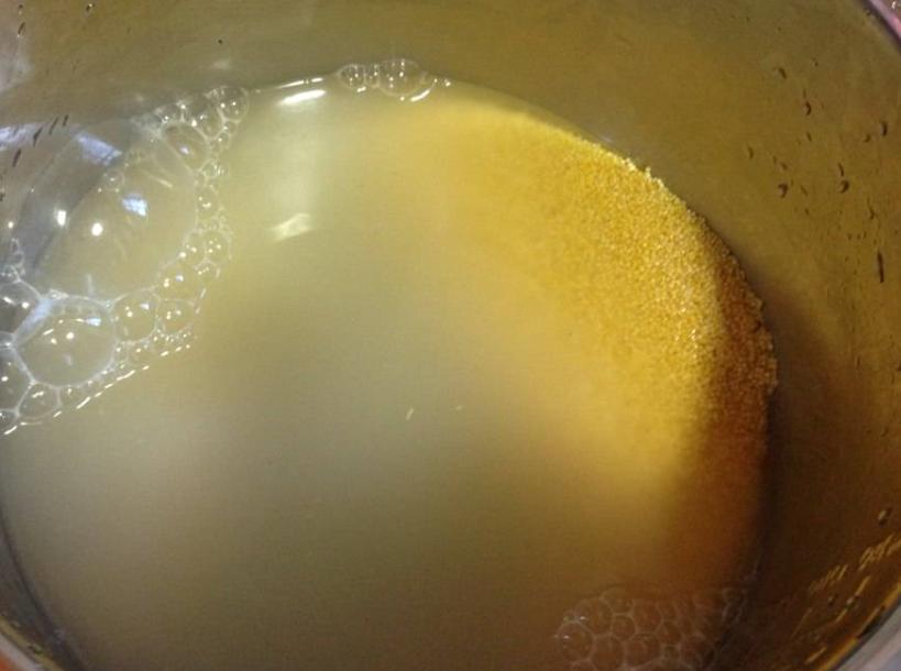 小米是浅黄色好还是暗黄色好,选小米好还是红米好