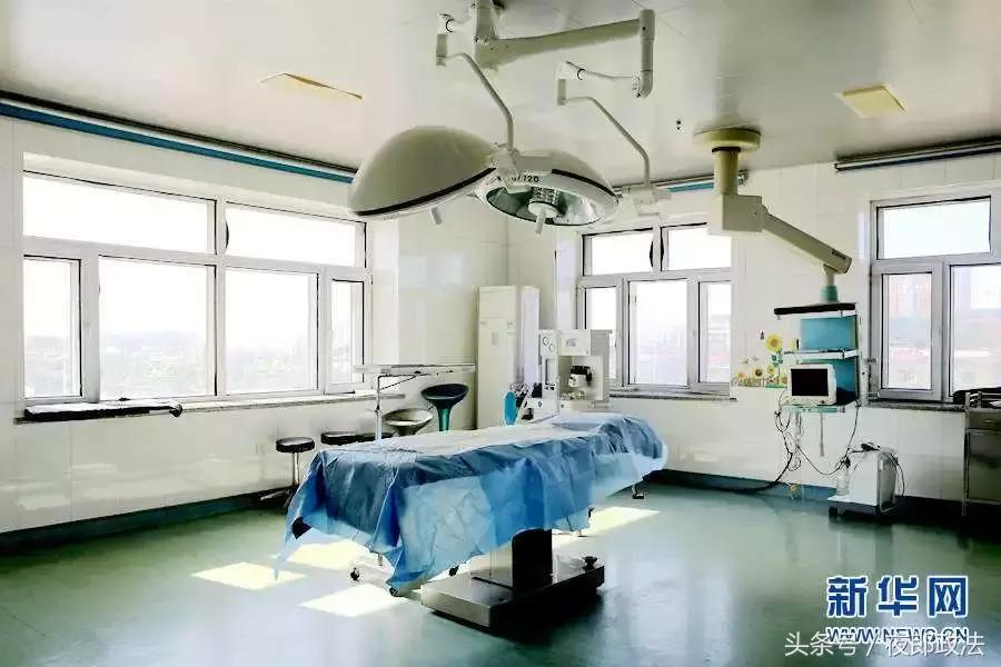 刀子动到一半，才开始介绍治疗方案和价格！这还叫医院吗？