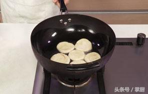 香蕉糯米粉煎饼最简单做法,香蕉煎饼宝宝辅食八个月