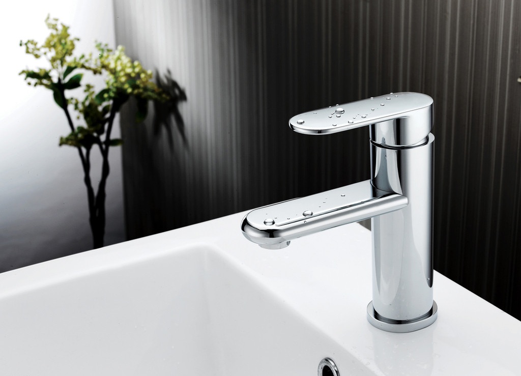 水龙头选全铜还是不锈钢好?开了10年五金店的商家终于说出了实情