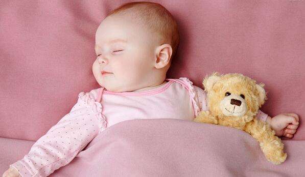 怎样做宝宝定型枕,怎么制作定型枕头防止宝宝睡扁头