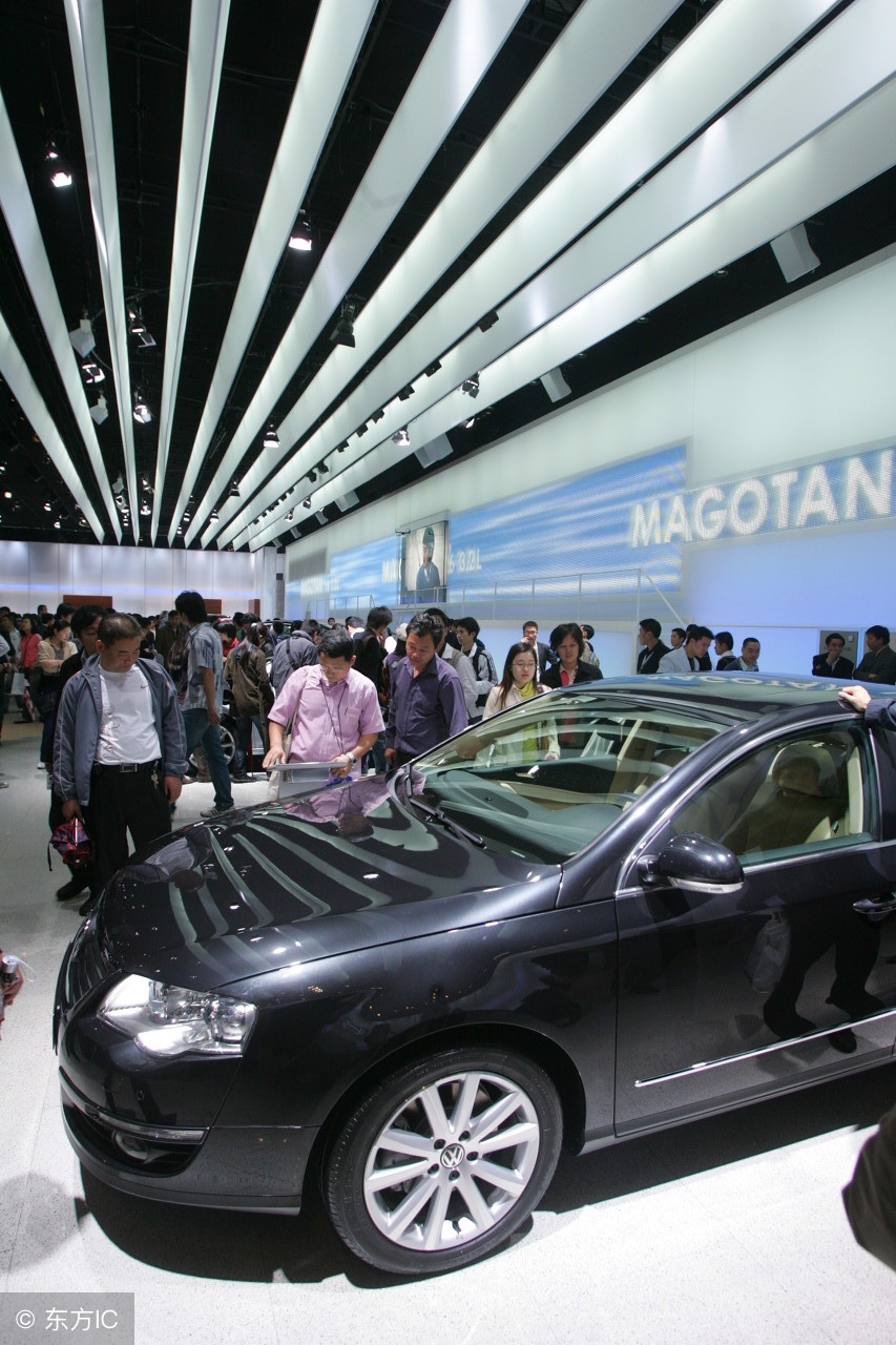 13年迈腾1.8t豪华版现在值得买吗,17年迈腾1.8t豪华版二手车多少钱