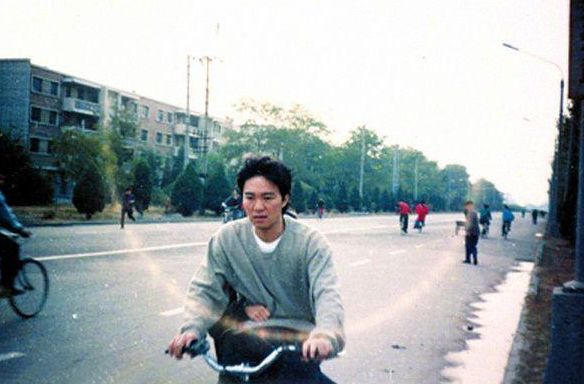 全裸拍写真，还撩倒过周星驰，48岁的她性感炸了！