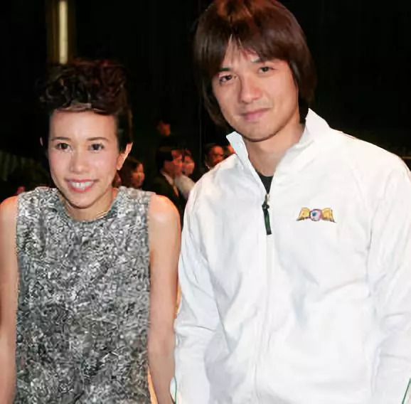 全裸拍写真，还撩倒过周星驰，48岁的她性感炸了！