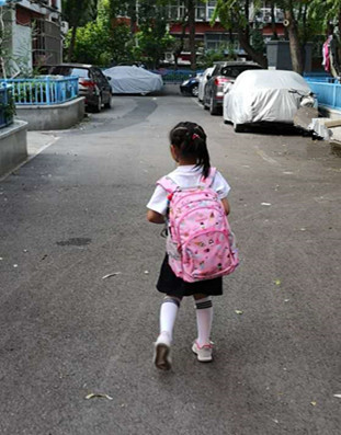 从此，TA留给你的只有背影