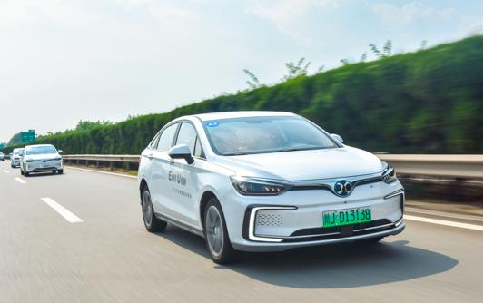 北汽新能源eu5试驾视频,体验新能源