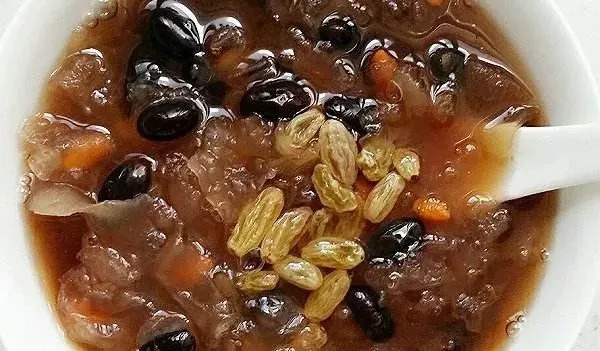 黑豆怎么吃才有好处,吃黑豆的正确方法和做法