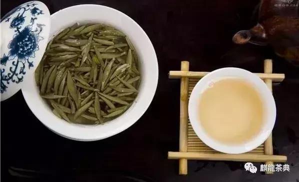 茶要多少度水冲泡,哪一类茶比较适合用90°c的水冲泡