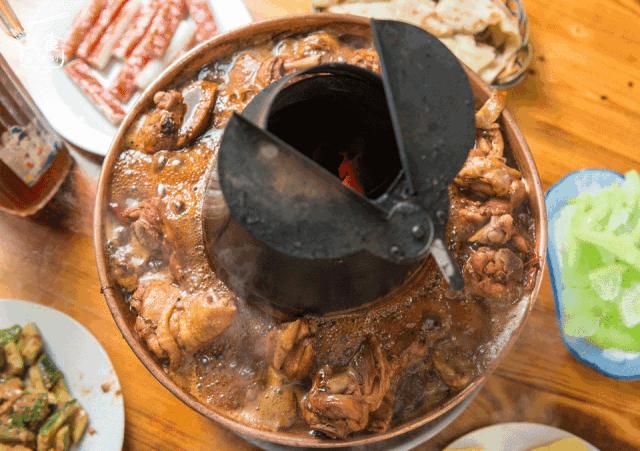 3斤半鸡肉做锅底！天津真理道这家接地气老店，烤串更是有名气！