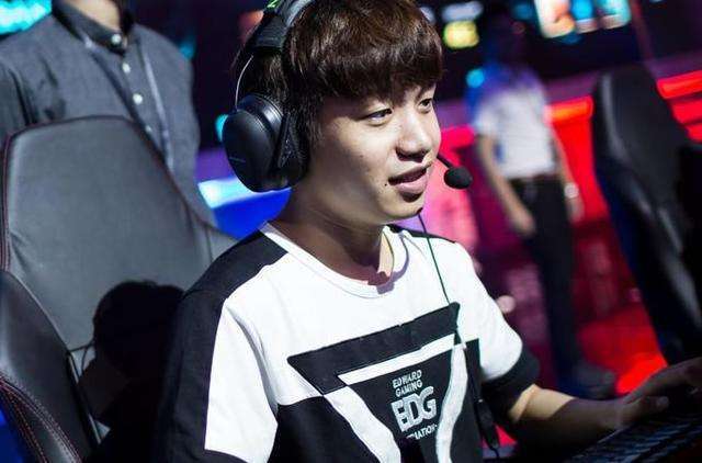 fpx赛后发文复盘,fpx赛后采访最新视频