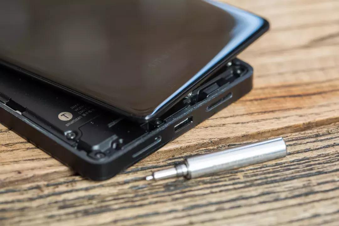 现在手机换电池越来越麻烦,给手机换电池能解决什么问题