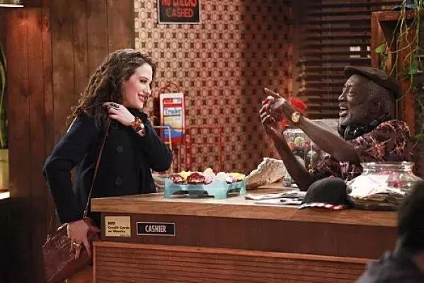 破产姐妹：一部又污又励志的“蕾丝片”