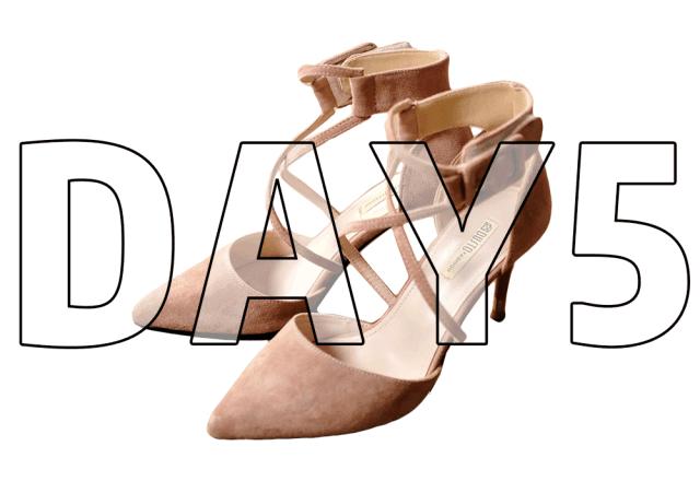 看完员工的鞋子，我哇地一声哭出来