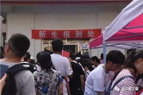 九月，我们开学啦！把天府故事读给世界听……