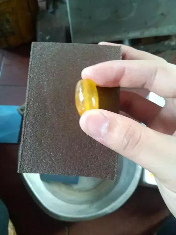 蜜蜡打磨教程戒面,蜜蜡圆珠怎么打磨成桶珠
