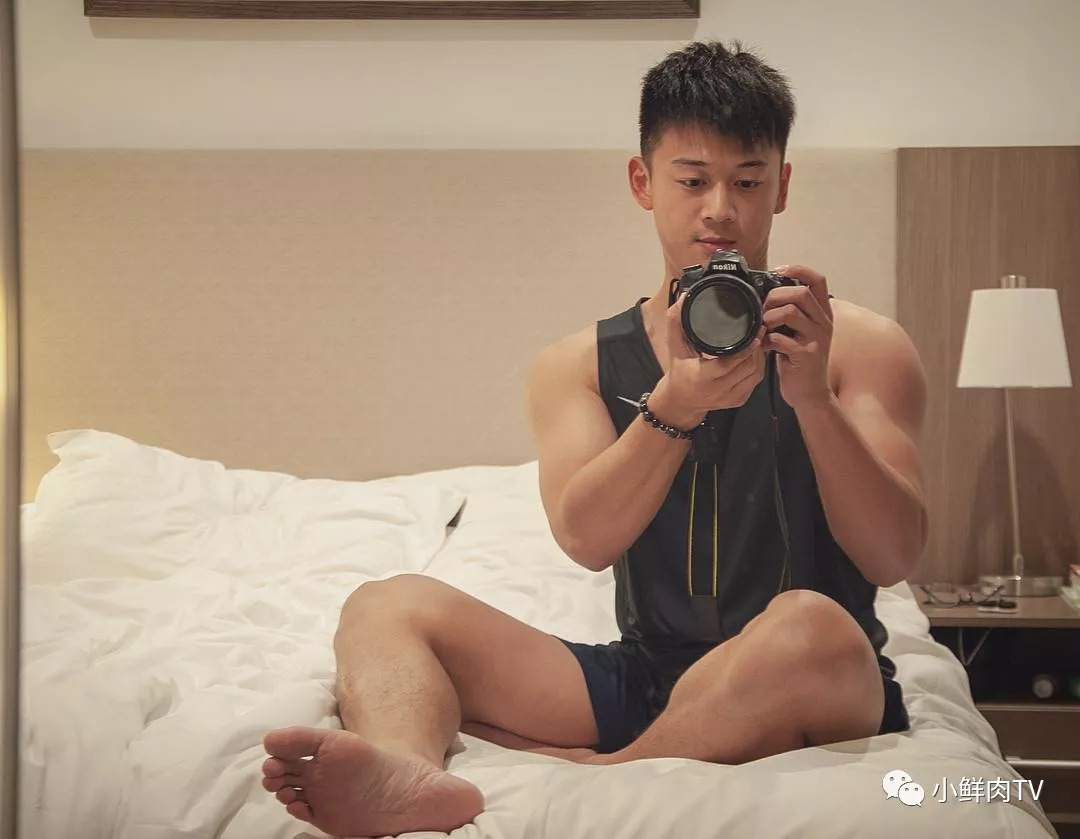 天菜气质男生,天菜长发摇滚男