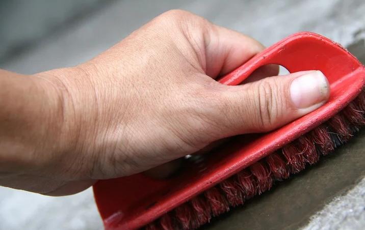 汽车养护小窍门搞笑,汽车油迹怎么清洁