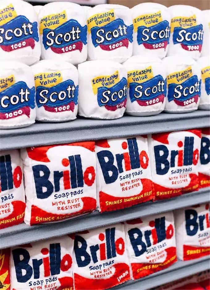 卖假货还能瞬间秒空，英国艺术家的快闪店火遍ins