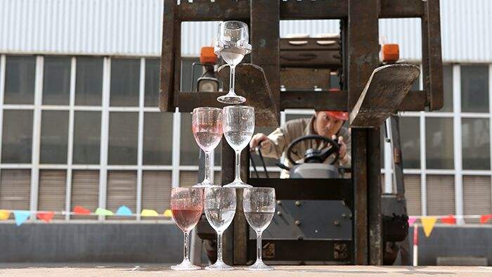 机械电子厂工作很危险吗,电子厂和正常工作哪个好