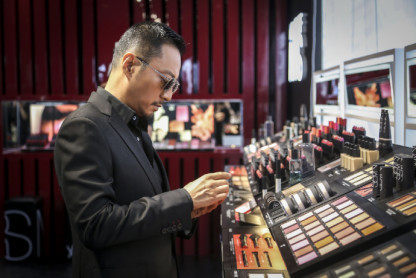 张涵予彩妆品牌代言,张涵予口红代言