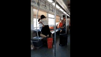 高铁上女子被抓,95后高铁女孩被拘