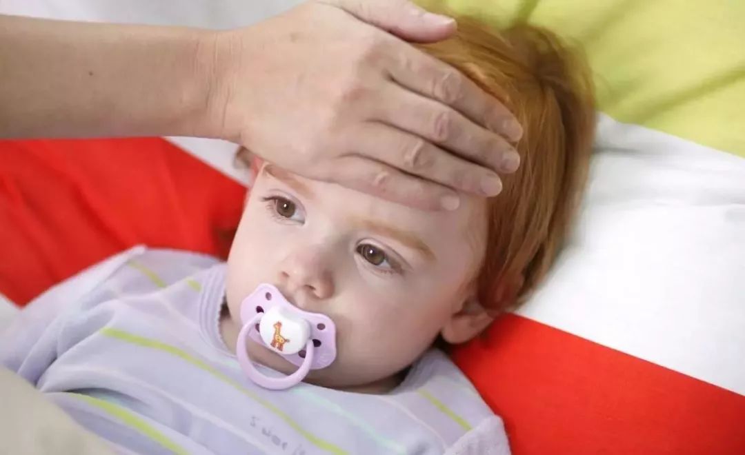 儿科医生心心发烧,宝宝发烧你们都是怎么处理的