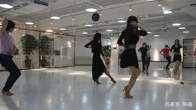 抖音平均年入百万是真的吗,抖音里好多人动不动就年入百万