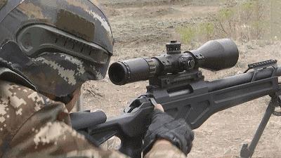 中国枪王徒手接弹壳,解放军最新制式狙击步枪