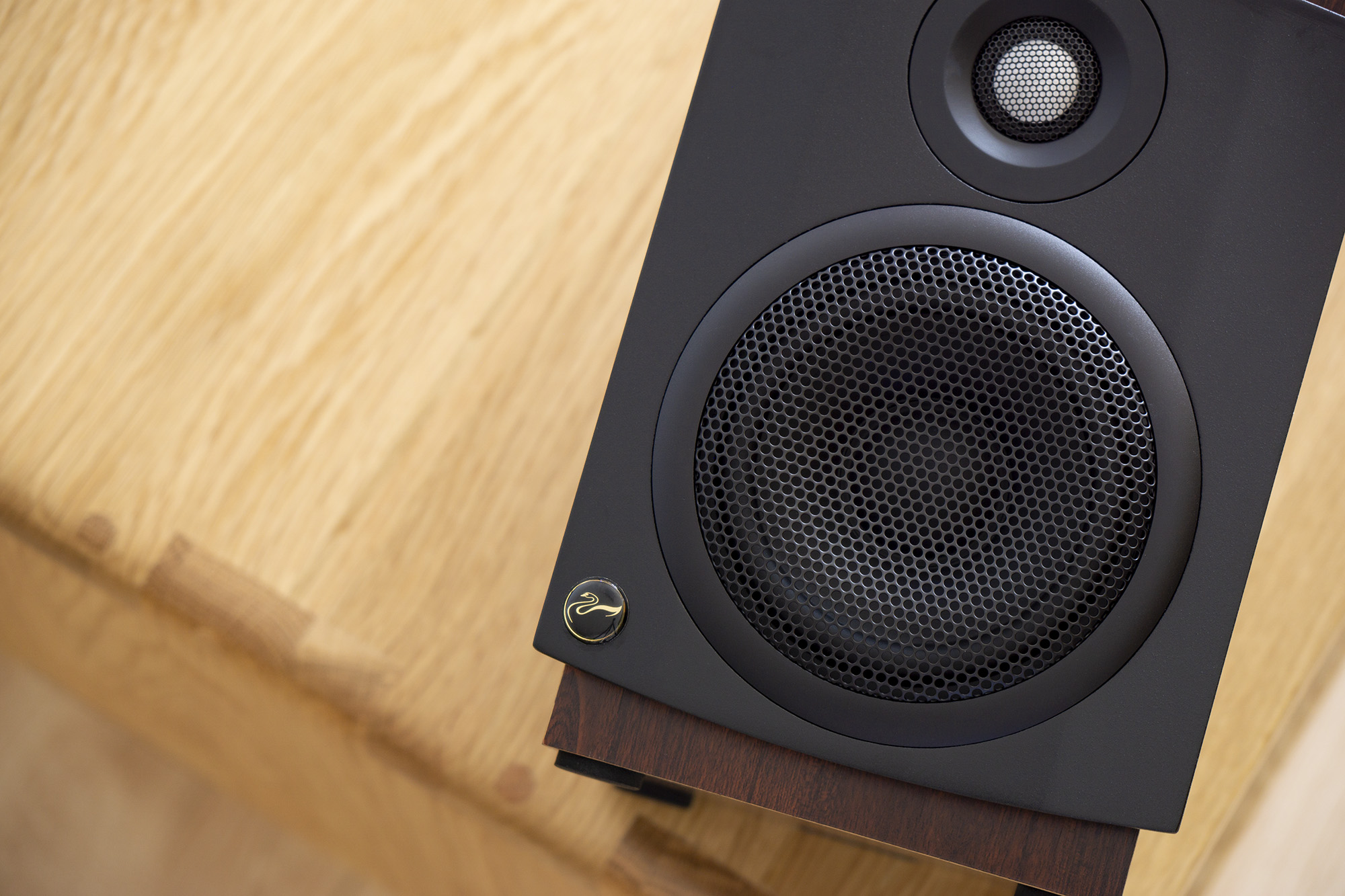 惠威m80wvsthethree,惠威2.0旗舰音箱