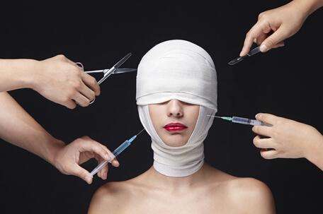 天津女子遭遇“美容贷”噩梦：痘痘没治好催债电话追上门