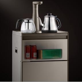 不让健康亮“红灯”，美的下置式大储物柜茶吧机守护你