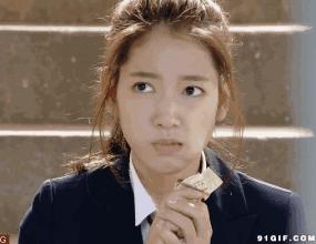 女子见客户时不停做这事，老板气得差点把他开了……这种“小毛病”千万注意！