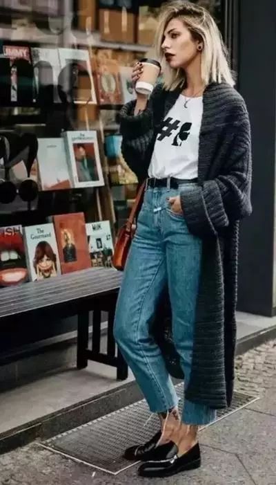 毛衣小香风外套怎么搭配最好看,杏色毛衣过膝长裙搭配什么外套