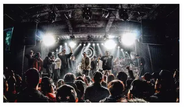 90后00后聊天有什么不一样的,大部分90后00后都在干什么