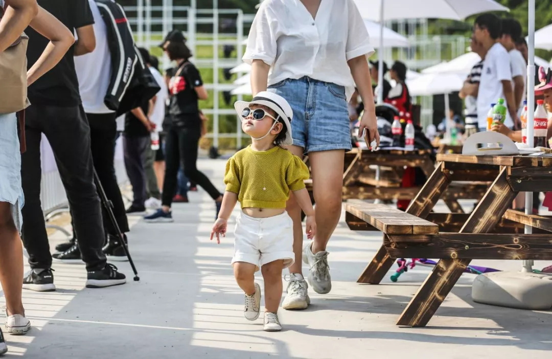 宝马s1000r改新s1000rr,宝马s1000r和本田cb1000r