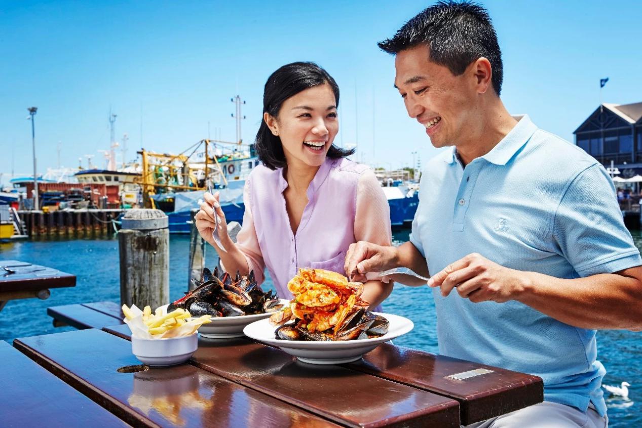 一个人的旅行并不孤单歌词,一个人的旅行广州