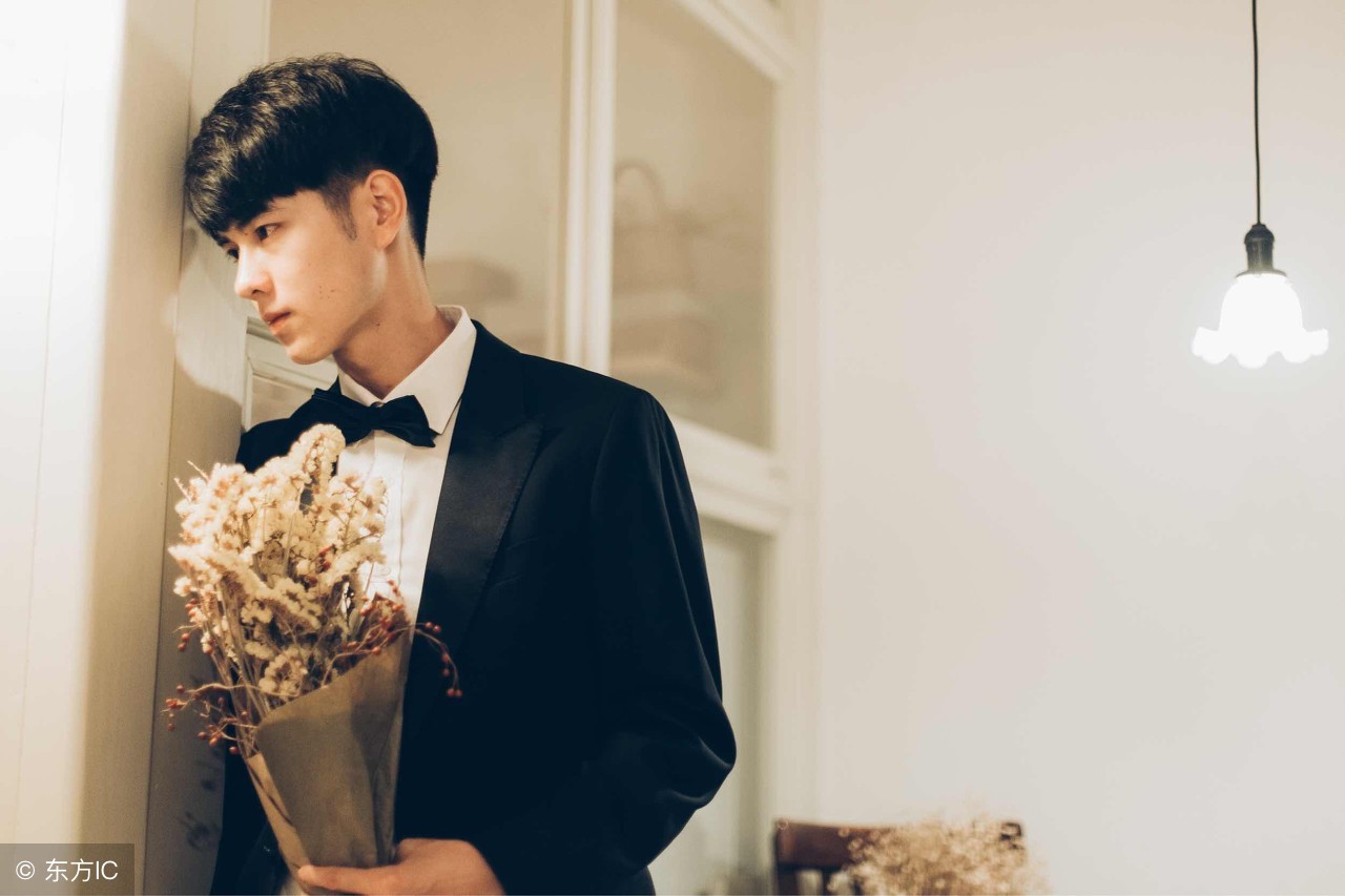 本以为这小丫头是个普通人家的孩子，原来竟是大有来历，出身非凡