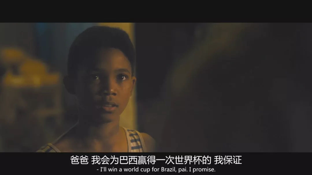 他用双脚让国家停战，这个男人我们等了40年！