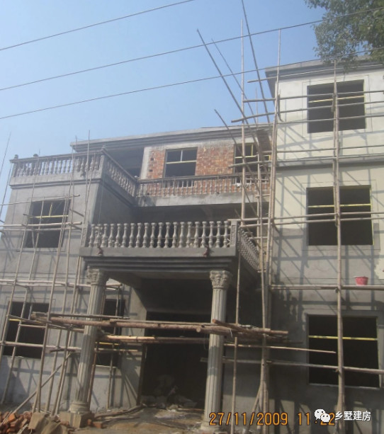 看看花200万乡下建的别墅外观,只花了33万修的农村小别墅